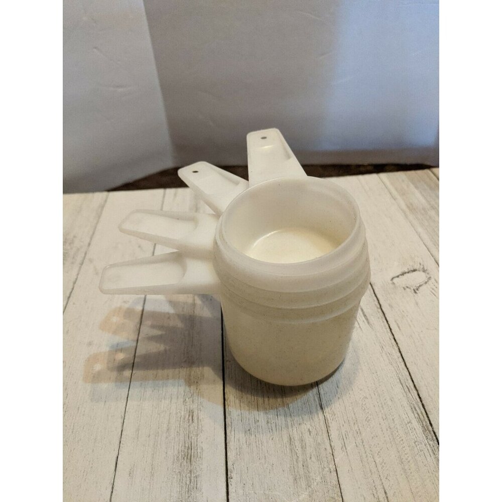 Vintage Tupperware 4 Piece Nesting Hanging Measuring Cups White
